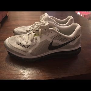 Men’s Nike air max running sneakers